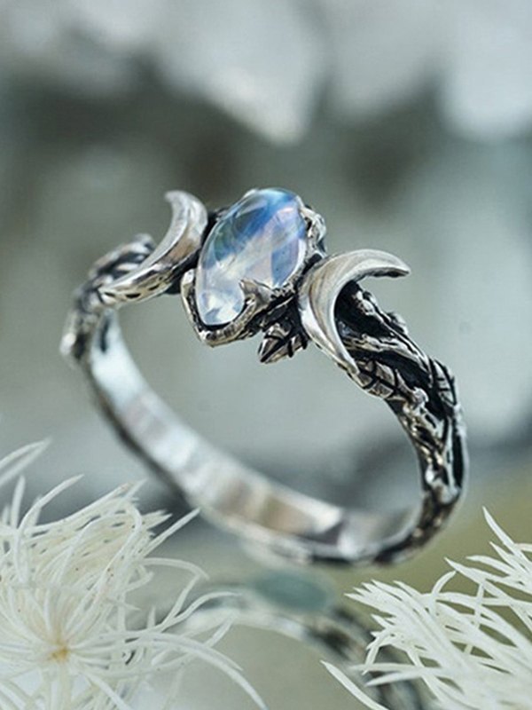 Anillo de luna creciente adornado con piedra-2