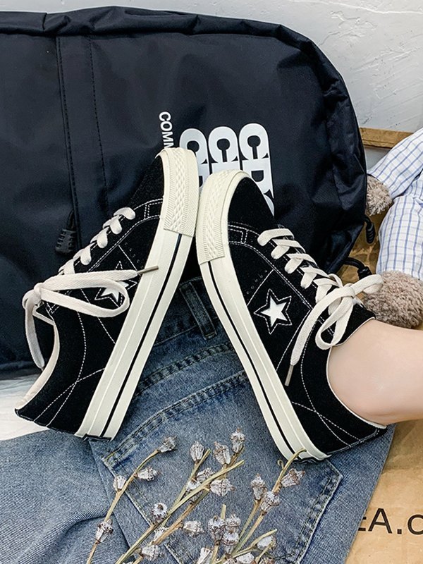 Zapatos planos con parche de pentagrama-4